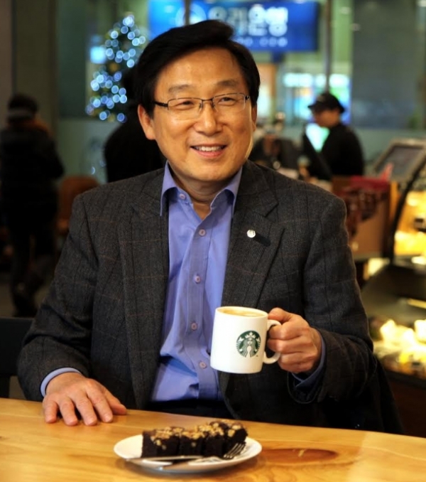 (사진=스타벅스 이석구 대표)