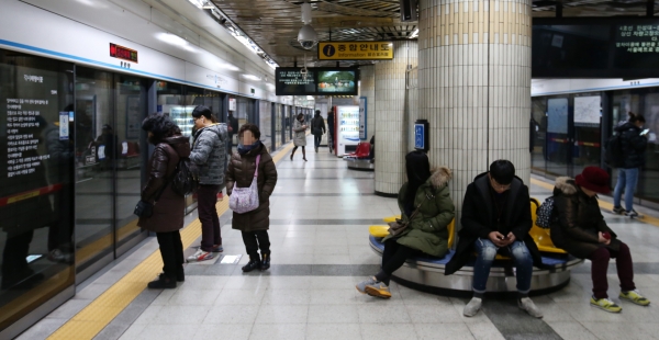 서울 지하철 4호선 성신여대입구역에서  1급 발암물질인 라돈이 기준치를 초과한 것으로 나타났다.(사진=연합뉴스)