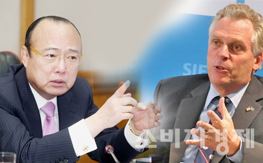 한화그룹 김승연 회장이 매콜리프 버지니아 주지사를 만나 양측의 경제 및 외교 협력에 대해 논의했다.