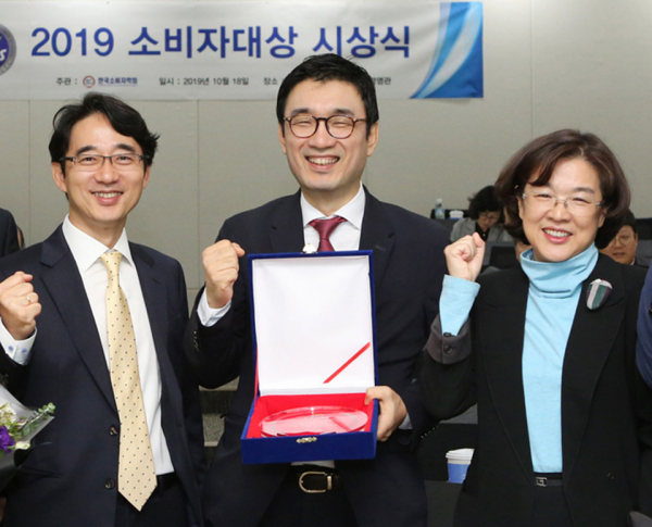 동아제약은 18일 제약업계에서 최초로 한국소비자학회에서 선정한  ‘소비자대상’을 수상했다.(사진=동아제약 제공)