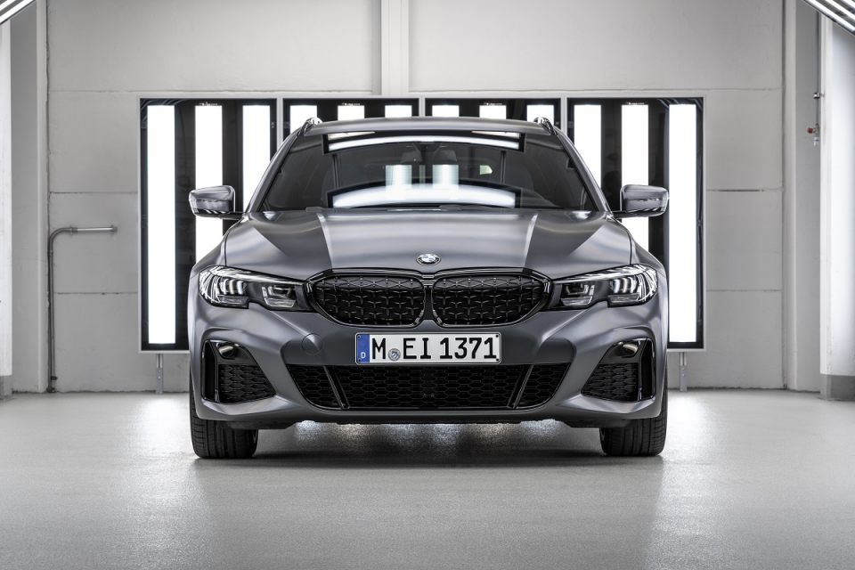 BMW코리아는 오는 5월 25일 오후 2시 5분 'BMW 샵 온라인'을 통해 M340i 퍼스트 에디션을 온라인에서 한정 판매한다. 사진=BMW코리아