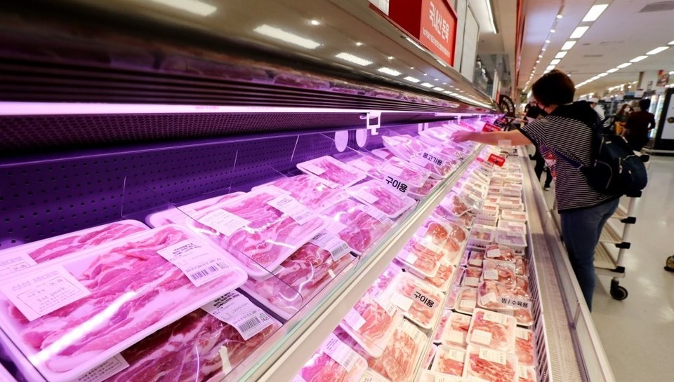 서울 대형마트의 돼지고기 판매대. 연합뉴스