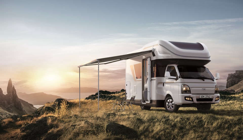 현대자동차는 오는 6일 ‘움직이는 집’을 콘셉트로 개발된 소형 트럭 포터Ⅱ(2) 기반 캠핑카 ‘포레스트’를 출시한다.