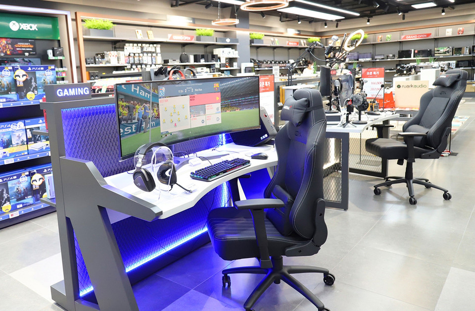 롯데하이마트 메가스토어 안산선부점 2층 게이밍존 모습. 사진 롯데하이마트