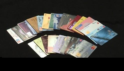 신용카드 개인 회원 약관 개정안 중 현금서비스 자동설정 금지 약관은 오는 2021년 1월부터 적용된다. 연합뉴스