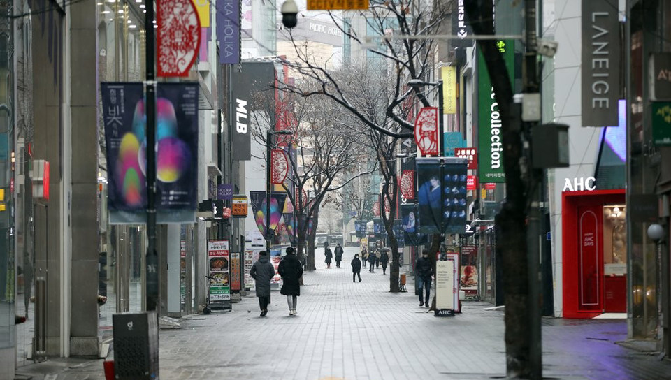 서울 명동거리의 한산한 모습. 연합뉴스