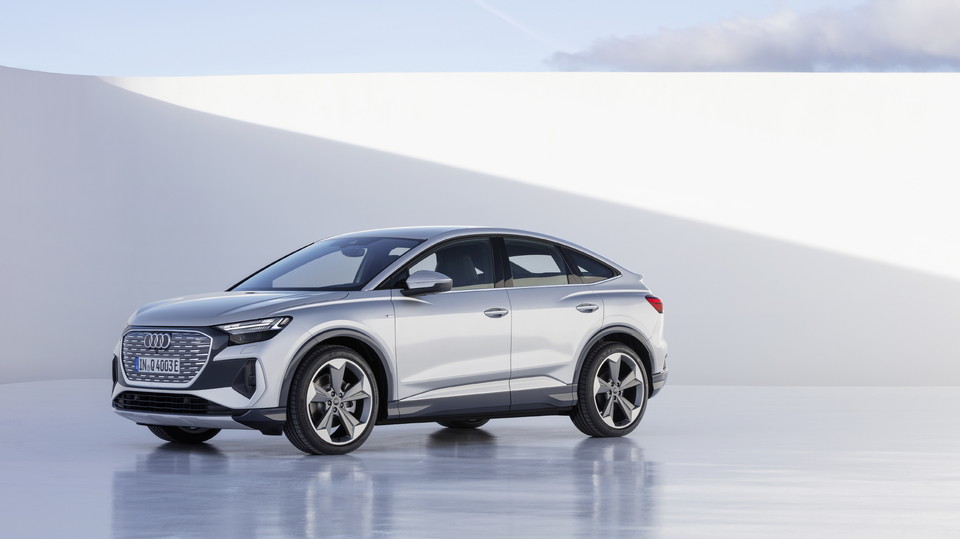 아우디 Q4 스포트백 e-tron