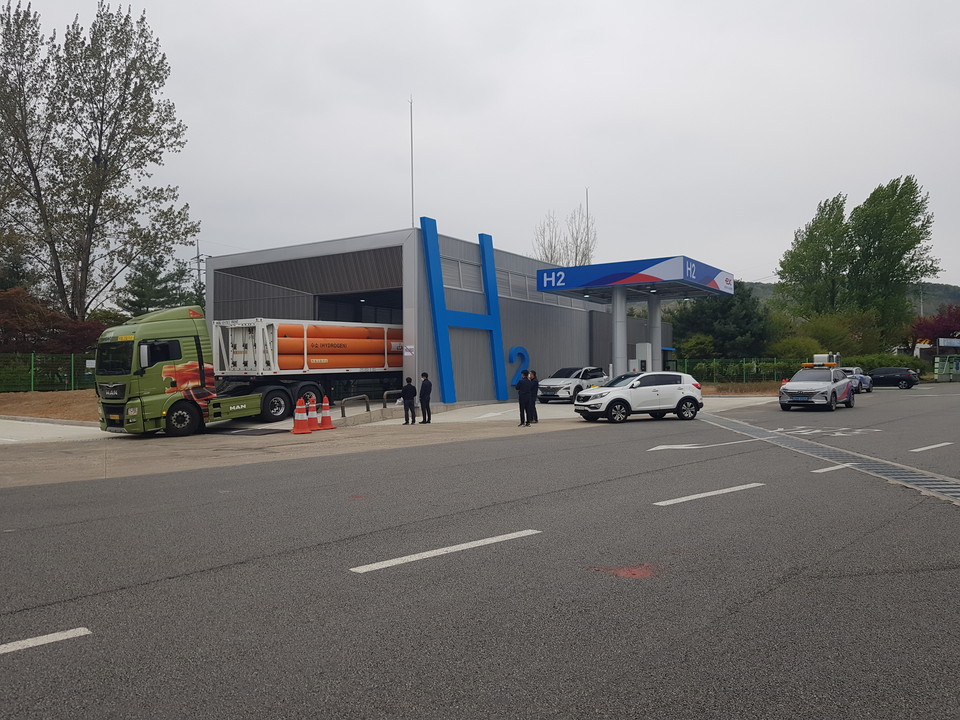 중부고속도로 음성(남이방향)휴게소에 수소충전소 사진=한국도로공사