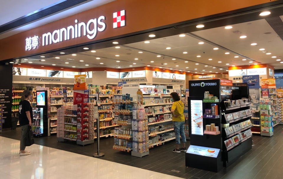 매닝스는 홍콩 내 350여 개의 매장을 운영하고 현지 최대 규모의 헬스앤뷰티 스토어다. 사진=CJ올리브영