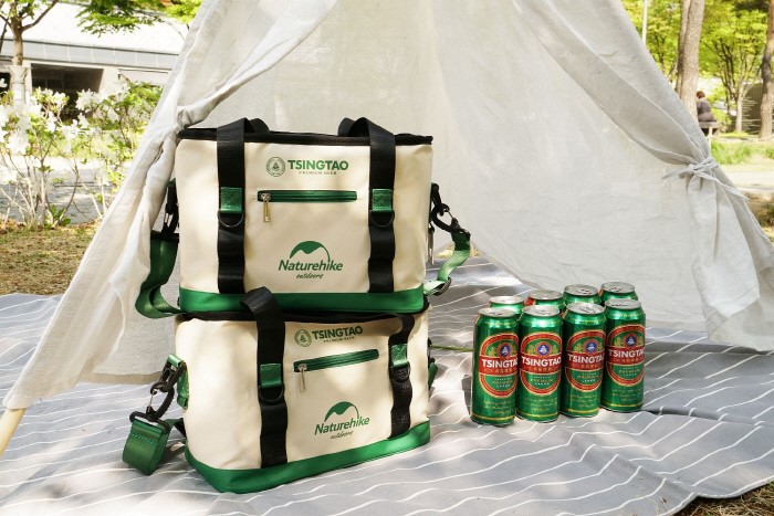 한정판 ‘칭따오X네이처하이크 쿨러백 패키지’