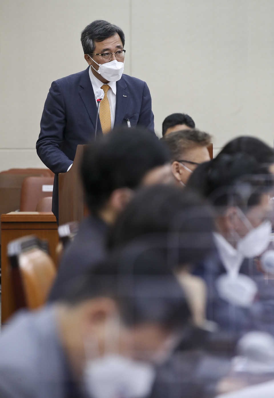 문성유 한국자산관리공사 사장이 18일 국회에서 열린 정무위원회 국정감사에서 업무보고를 하고 있다. [사진=연합뉴스]