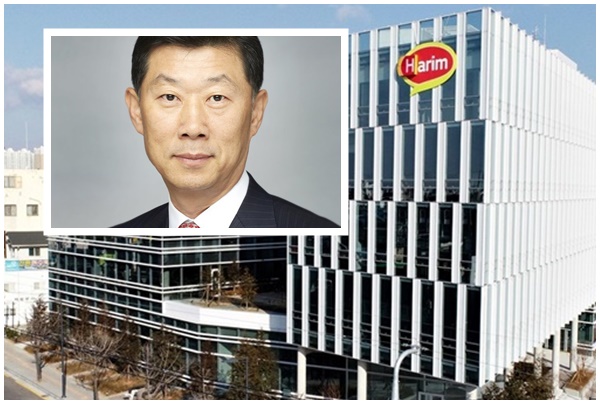 하림 김홍국 회장/하림 익산 본사 신사옥[사진=연합뉴스]