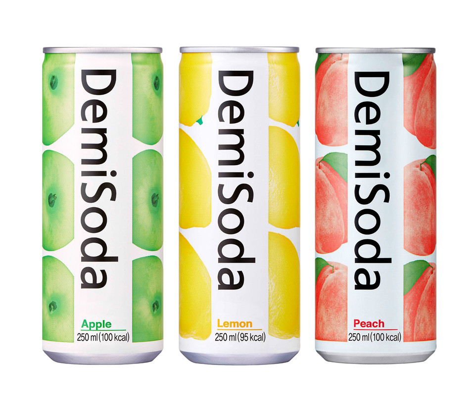 위스키에 탄산음료를 섞어 마시는 ‘하이볼’이나 집에서 직접 술을 제조해 마시는 ‘홈텐딩(홈+바텐딩)’이 인기를 끌면서 주목받고 있는 동아오츠카의 ‘데미소다’ [사진=동아오츠카]