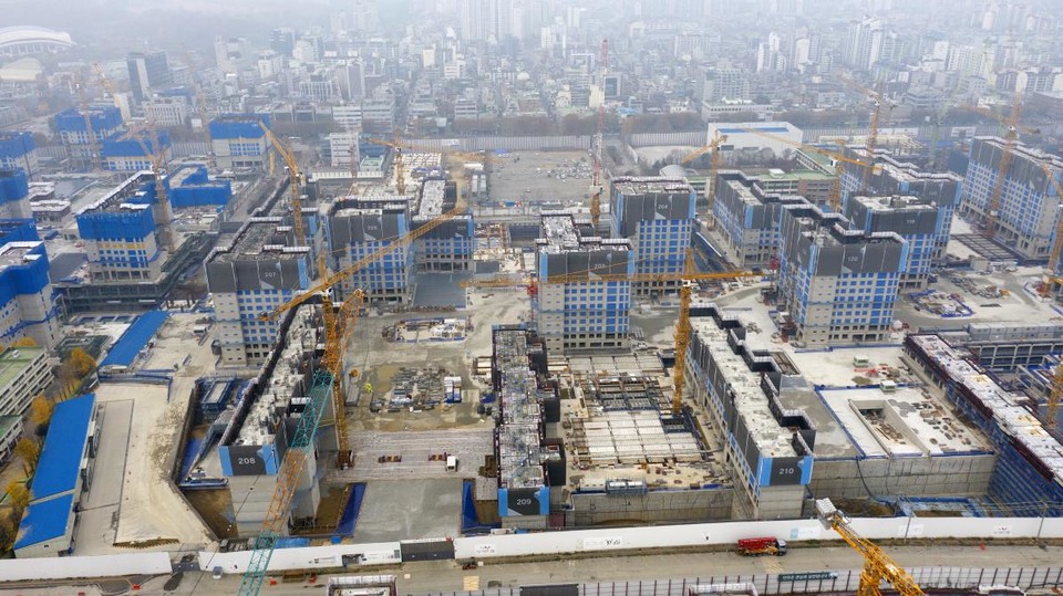 서울시 강동구 둔촌주공아파트 재건축 공사 현장 [사진=연합뉴스]