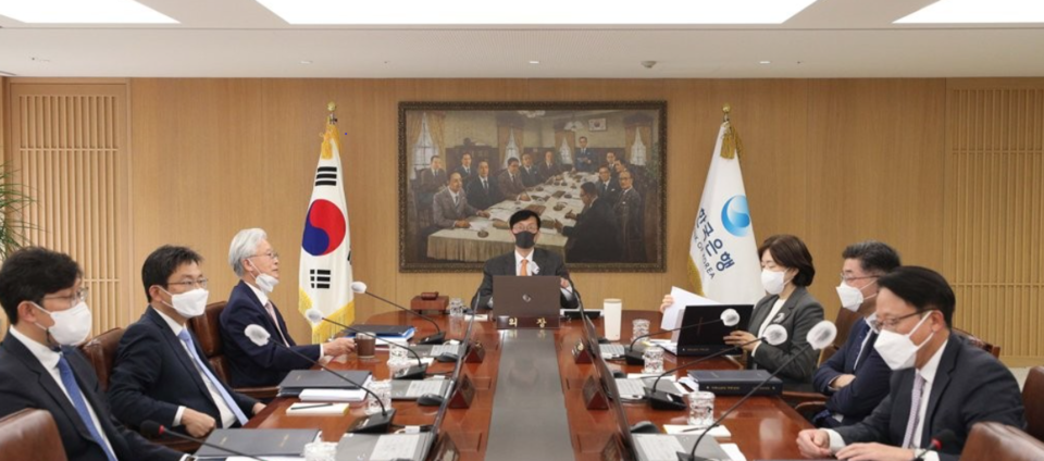 이창용 한국은행 총재가 12일 오전 서울 중구 한국은행에서 열린 금융통화위원회 정기회의를 주재하고 있다. [사진=연합뉴스]