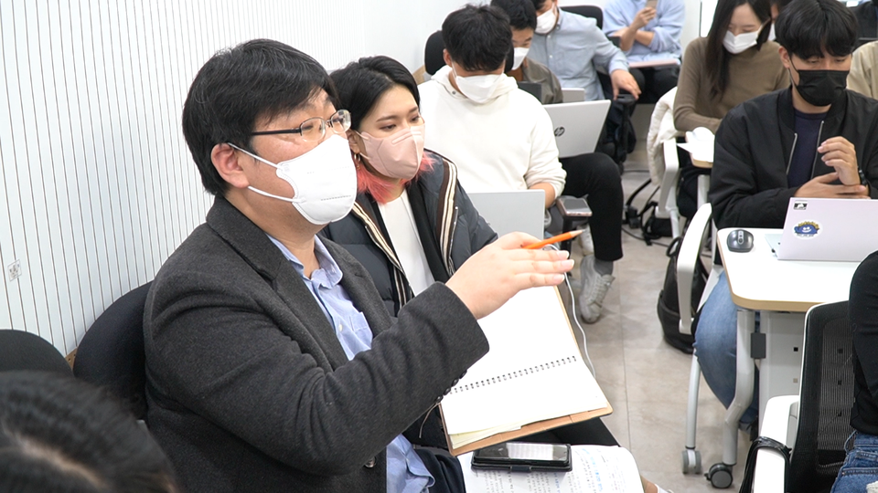 유동수 의원실은 지난 10일 게임위 기자간담회 현장을 찾아 게임위 관계자들에게 