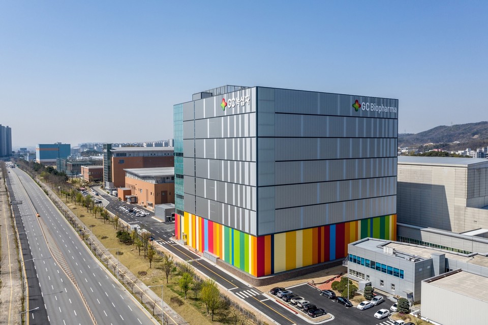 GC녹십자는 충북 오창에 위치한 자사의 ‘통합완제관(W&FF, Warehouse & Filling and Finish)’이 세계보건기구(WHO)의 사전적격성평가(PQ, Pre-Qualification) 인증을 취득했다 밝혔다. [사진=GC녹십자]