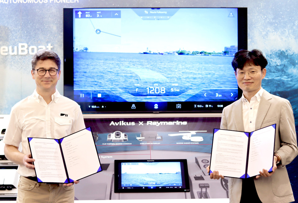 아비커스는 지난 15일(수) 글로벌 톱 티어 보트 전장업체인 ‘레이마린(Raymarine)’과 다년간의 독점 파트너십을 맺기로 합의했다. [사진=HD현대]