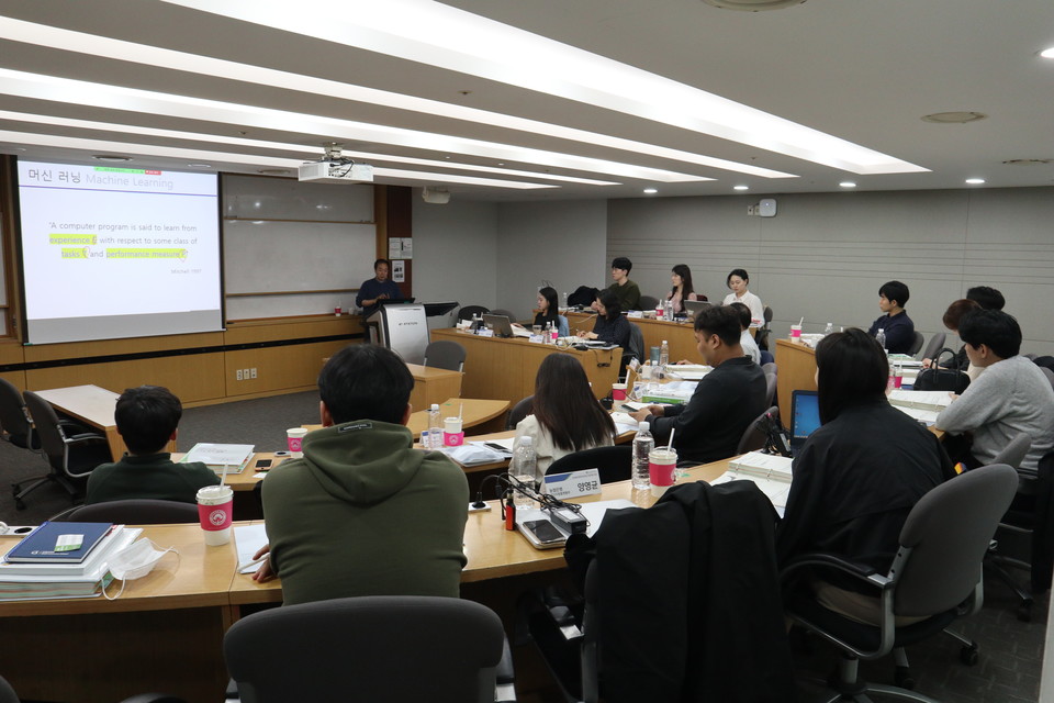 농협중앙회 인재개발원은 14일부터 3개월간 성균관대학교에 데이터사이언스 프로젝트과정 임직원 위탁교육을 실시한다 [사진=농협 제공]