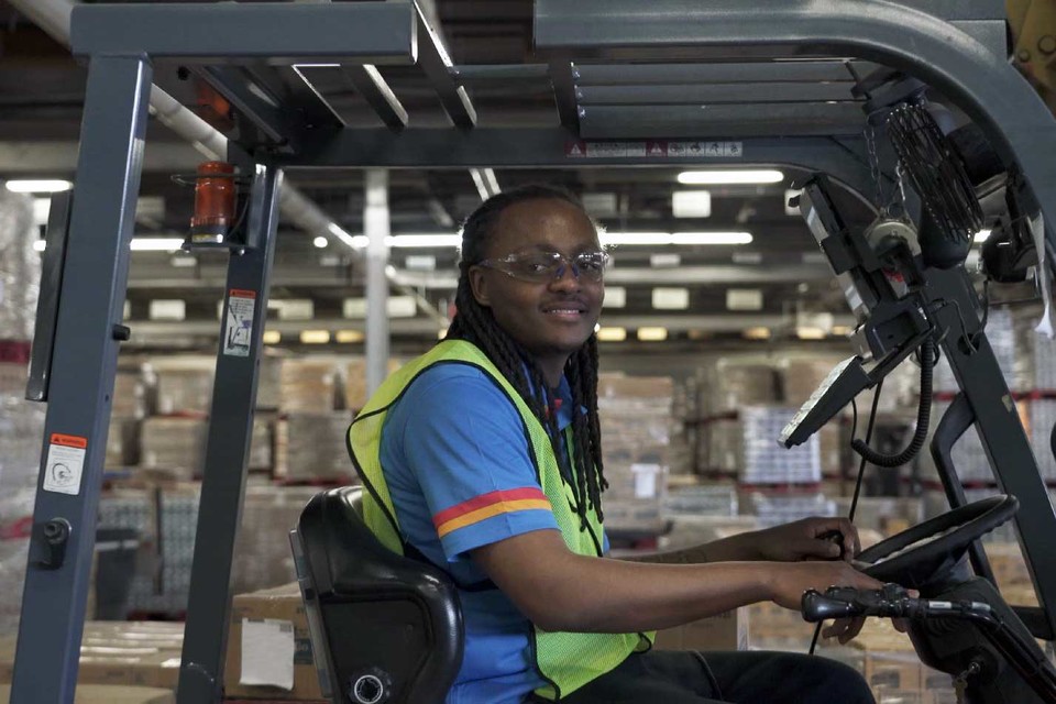 CJ대한통운이 물류센터에 AI 컴퓨터 비전 기술을 도입하고 있다. [사진=CJ대한통운]