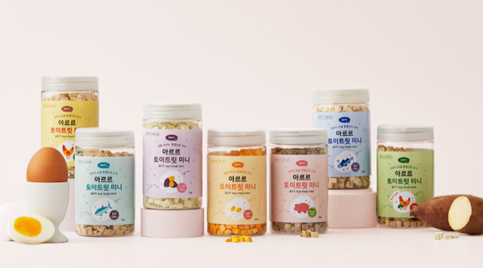 동원디어푸드가 출시한  반려견, 반려묘용 프리미엄 간식 9종 [사진=동원디어푸드] 