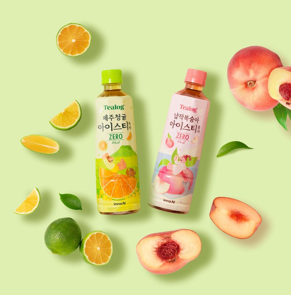 HK이노엔의 제로 칼로리 아이스티 음료 ‘티로그(Tealog)’ 가 출시한지 한 달 만에 350만병 판매고를 올렸다. [사진=HK이노엔]