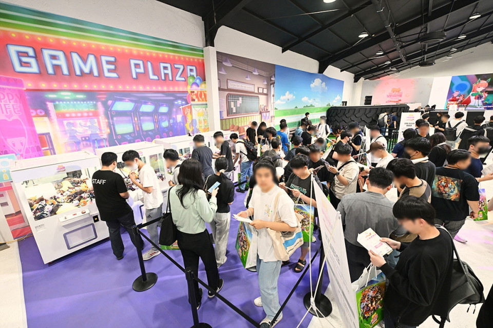 카카오게임즈는 지난 10·11일 양일간 서울시 광진구에 위치한 파이팩토리 스튜디오에 ‘우마무스메 프리티 더비 1st Anniversary 페스티벌’를  첫 단독 오프라인 페스티벌로 개최했다. [사진=카카오게임즈]