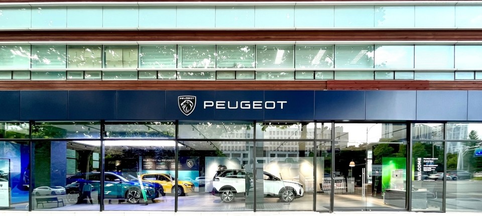 KCC모빌리티가 운영하는 서초 푸조 전용 전시장은 서초역 인근에 위치해 있다. [사진=스텔란티스 코리아] 