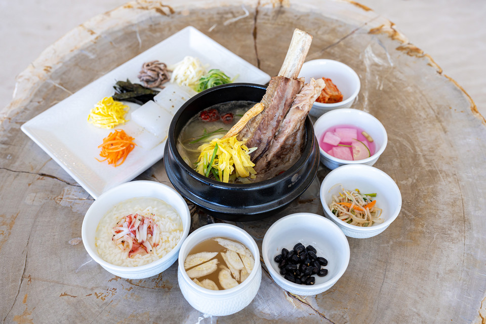 위호텔 제주가 선보이는 여름 건강 보양식 [사진=위호텔] 