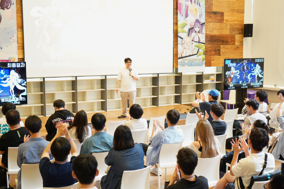 카카오게임즈는 지난 8일 서울 명동 커뮤니티하우스 마실에서 오프라인 감사제 ‘Forever, 포-에버소울!’을 성공리에 진행했다. [사진=카카오게임즈]
