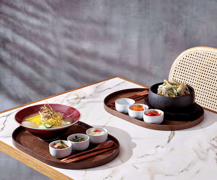 노보텔 동대문은 초계국수와 인삼 삼계탕을 여름 한정 신메뉴로 출시했다 [사진=노보텔 앰배서더 서울 동대문 호텔 & 레지던스]