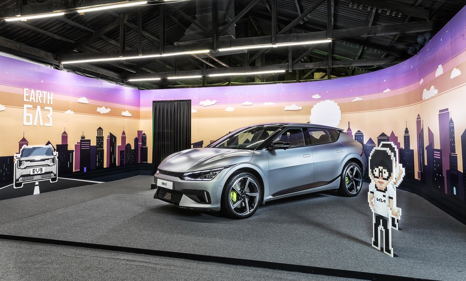 EV6가 전시되어 있는 ‘지구 6A3’ 내부 모습 [사진=기아]