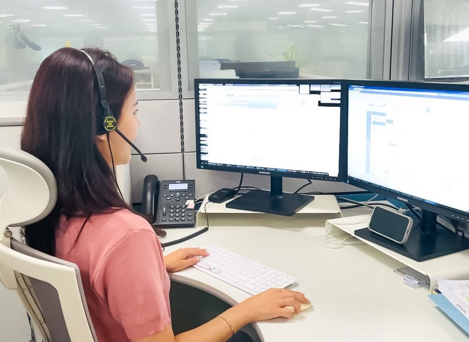 삼성생명은 최근  AI 등 콜센터 이용 고객의 편의성을 개선하고 상담사의 업무효율을 높이기 위해 디지털 기술을 결합한 신규 콜센터 시스템을 도입했다. [사진=삼성생명]