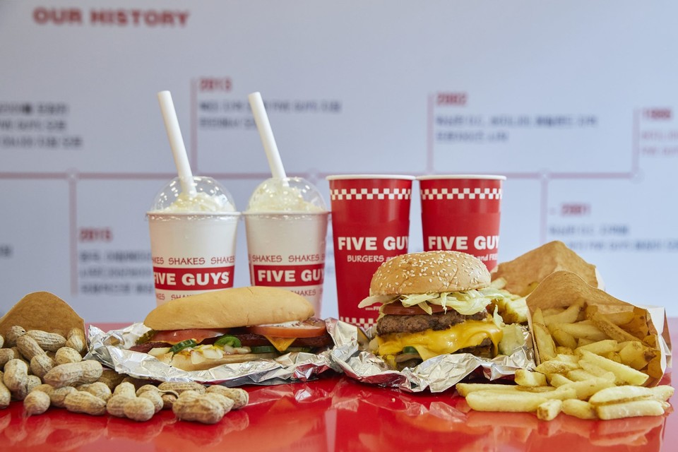 파이브가이즈 2호점은 오는 10월 여의도 더현대 서울 식품관에 개점한다. [사진=에프지코리아]