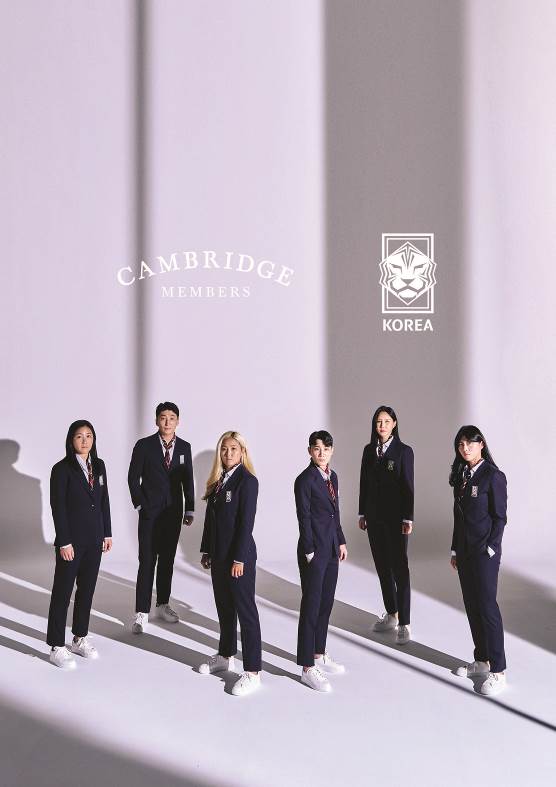 코오롱인더스트리FnC부문이 전개하는 남성복 브랜드 캠브리지멤버스가 대한민국 여자 월드컵 대표선수단 단복을 제작했다. [사진=코오롱인더스트리FnC부문]