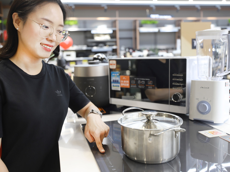 롯데하이마트가 여름 시즌을 맞아 주방 가전 할인 행사를 진행한다. [사진=롯데하이마트]