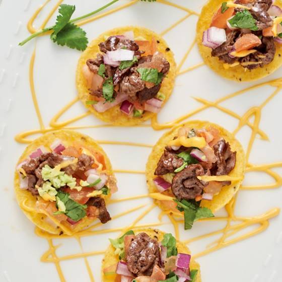 한우자조금은 한우 나초 타코에 대해서  간편하고 완벽한 맛을 갖춘 안주라고 표현했다. [사진=한우자조금]