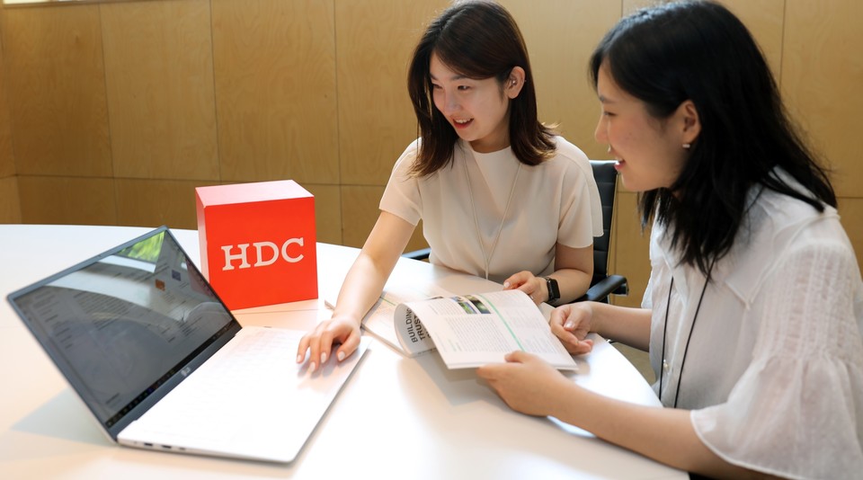 HDC현대산업개발은 최근 임직원들을 대상으로 연이어 릴레이 ESG 캠페인 ‘가치해요 ESG’를 진행하고 있다. [사진=HDC현대산업개발]