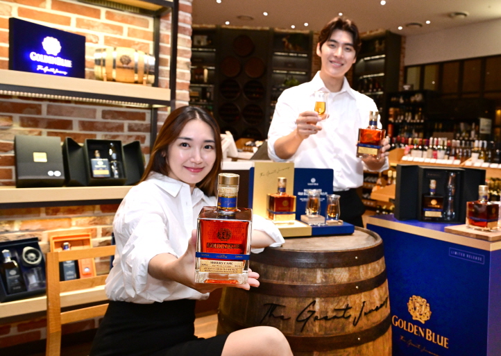 골든블루가 부산 기장에서 숙성시킨 몵트 위스키 제품 ‘골든블루 더 그레이트 저니 셰리 캐스크’의 판매를 시작한다. [사진=골든블루 제공] 