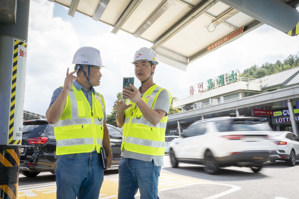 SKT는 오는 27일부터 10월 3일까지 특별 소통 상황실을 운영하고, 전국적으로 일평균 약 1150여 명의 자회사·관계사·협력사 전문인력을 배치해 통신 서비스를 24시간 모니터링한다. [사진=SK텔레콤]