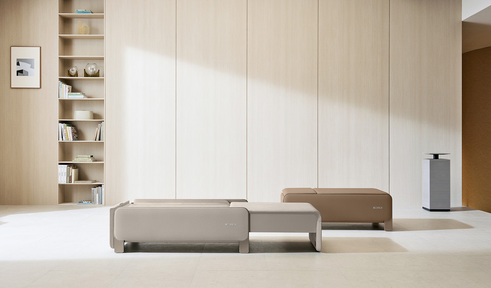 코웨이가 경추부터 꼬리뼈까지 강력한 마사지를 제공하는 침상형 안마기기 ‘코웨이 비렉스(BEREX) 안마베드’ 2종을 출시했다. [사진=코웨이] 