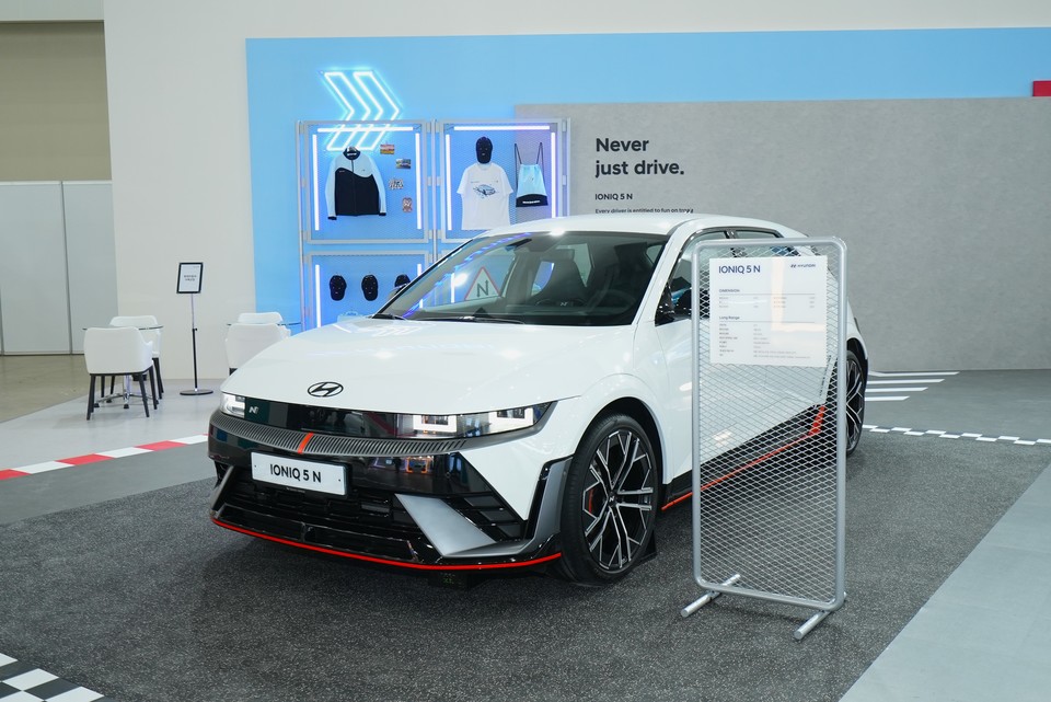 ‘2023 대한민국 미래모빌리티엑스포' 현대자동차관에 전시된 아이오닉 5N. [사진=현대차그룹]