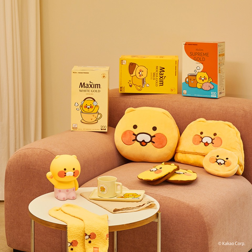 동서식품은 카카오프렌즈의 대표 인기 캐릭터인 ‘춘식이’와 컬래버레이션한 ‘맥심×카카오프렌즈 춘식이 스페셜 패키지’를 한정 판매한다. [사진=동서식품]