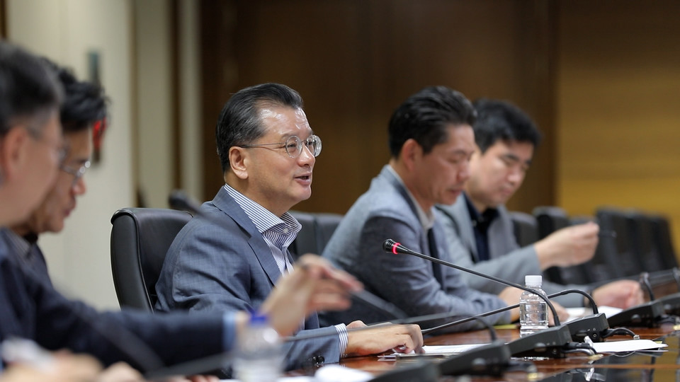 “유연하게 변화하는 유목민처럼 빠르게 업계를 선도합시다” (사진은 여승주 한화생명 부회장) [사진=한화생명]
