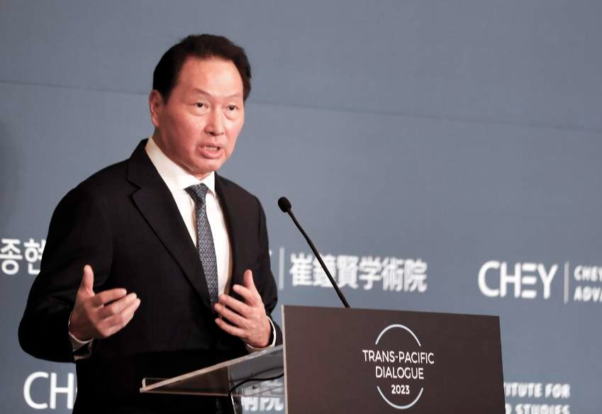 최태원 SK그룹 회장은 지난 4일(현지시간) 미국 워싱턴 D.C. 인근에서 마련된 '2023 트랜스 퍼시픽 다이얼로그(Trans-Pacific Dialogue)'에 참석해 최근 도쿄포럼에서 언급한 한일 경제협력체 구상을 보다 구체화했다. [사진=SK그룹]