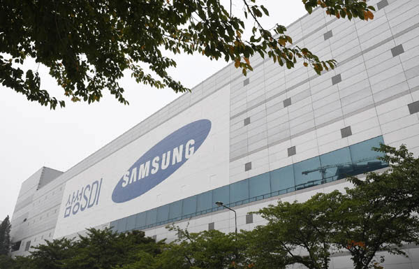 삼성그룹 준법감시위원회는 21일 삼성SDI 천안캠퍼스를 방문해 배터리 생산 공장을 둘러보고 삼성SDI 경영진과 ESG경영 관련 간담회를 진행했다. [사진=연합뉴스]