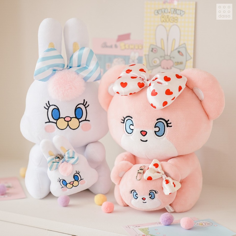 리코(왼쪽) 인형과 핑코 인형(오른쪽) [사진=다이소]