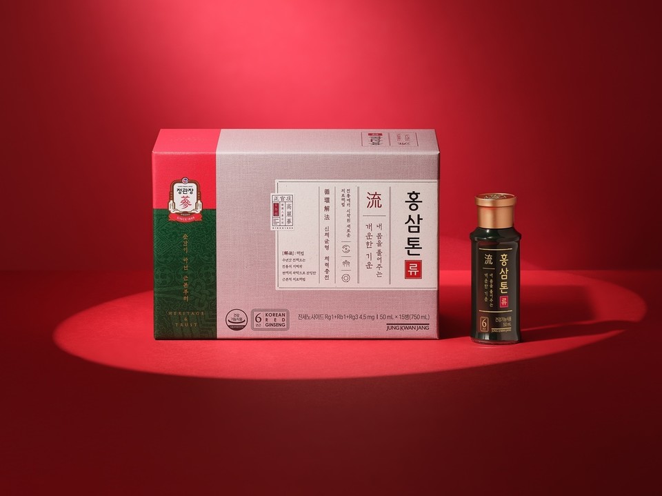 KGC인삼공사은 최근 피로개선을 위한 ‘정관장 홍삼톤 류(流)’ 신제품을 출시했다. [사진=KGC인삼공사]