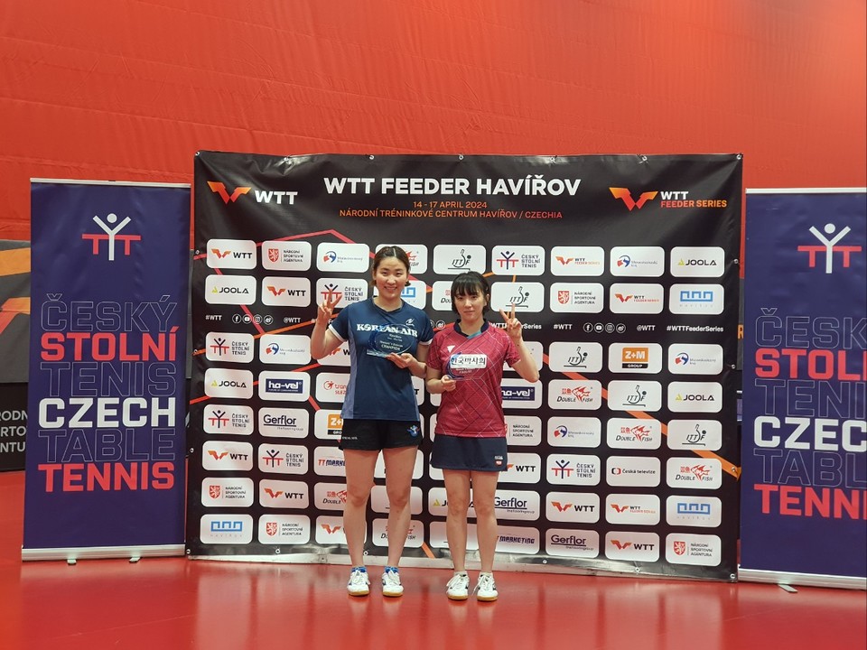 WTT 피더 하비로프 대회 여자단식 2위 한국마사회 서효원선수(왼쪽) [사진=한국마사회] 