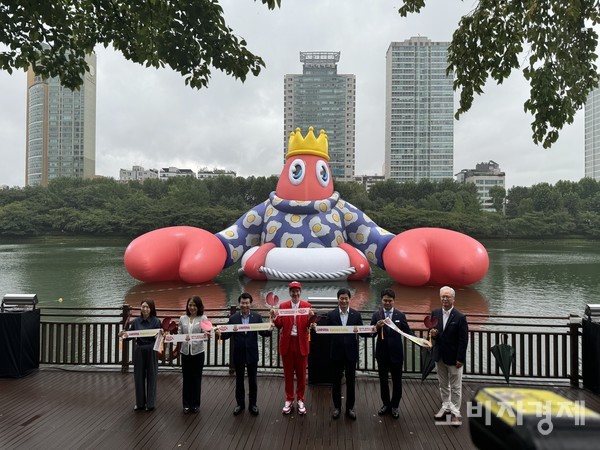 '랍스터 원더랜드' 프로젝트 테이프 커팅식[사진=소비자경제]